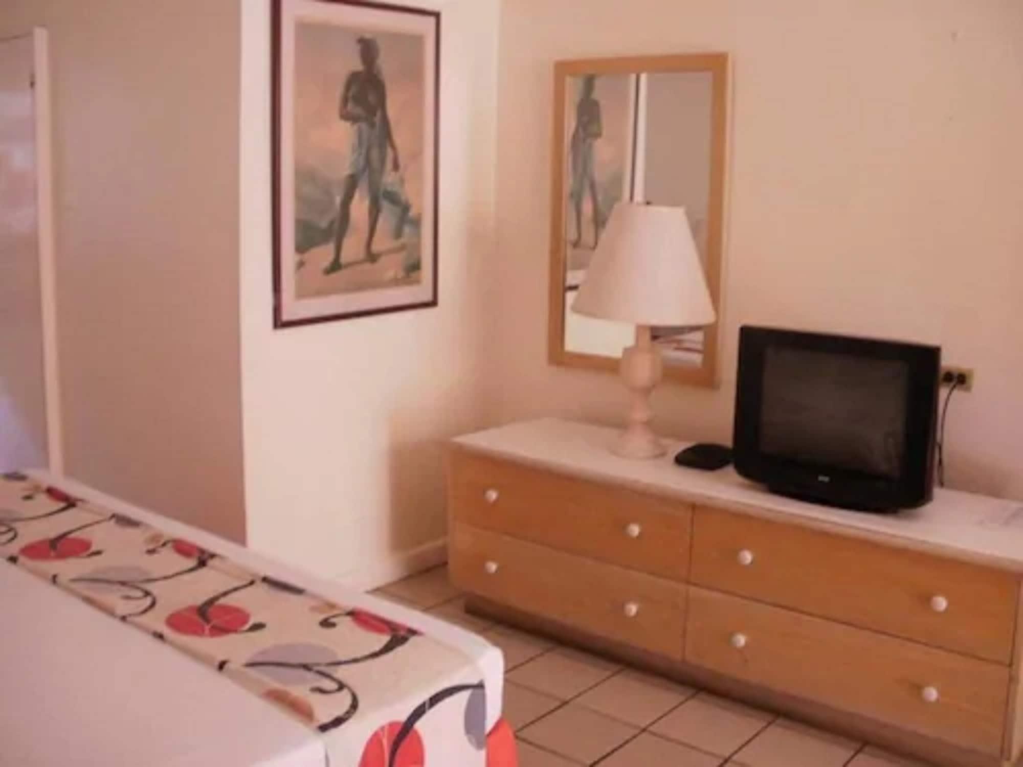 Pineapple Court Hotel オーチョ・リオス エクステリア 写真